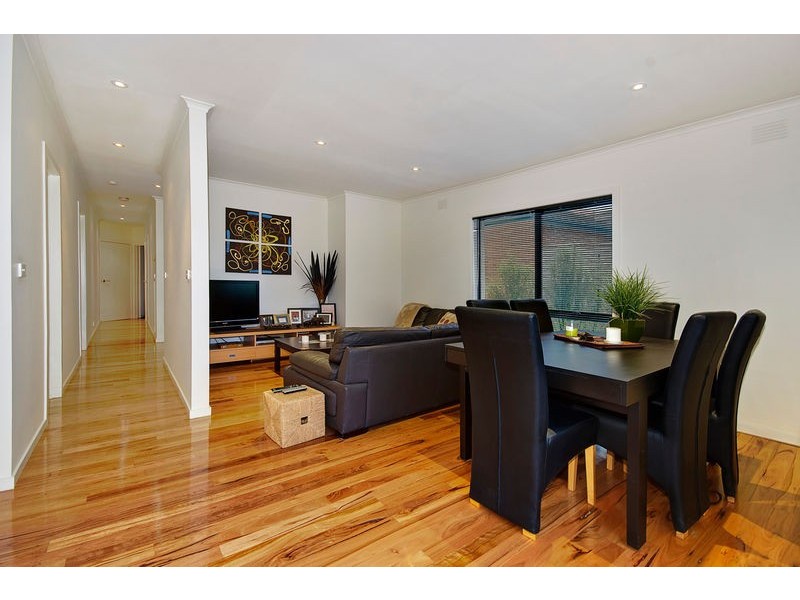 1/8 The Corso, Parkdale VIC 3195