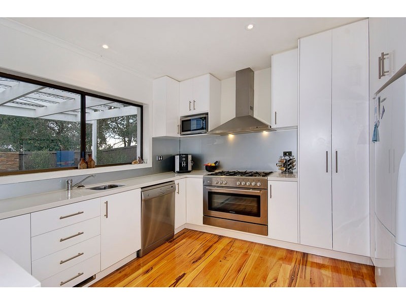 1/8 The Corso, Parkdale VIC 3195