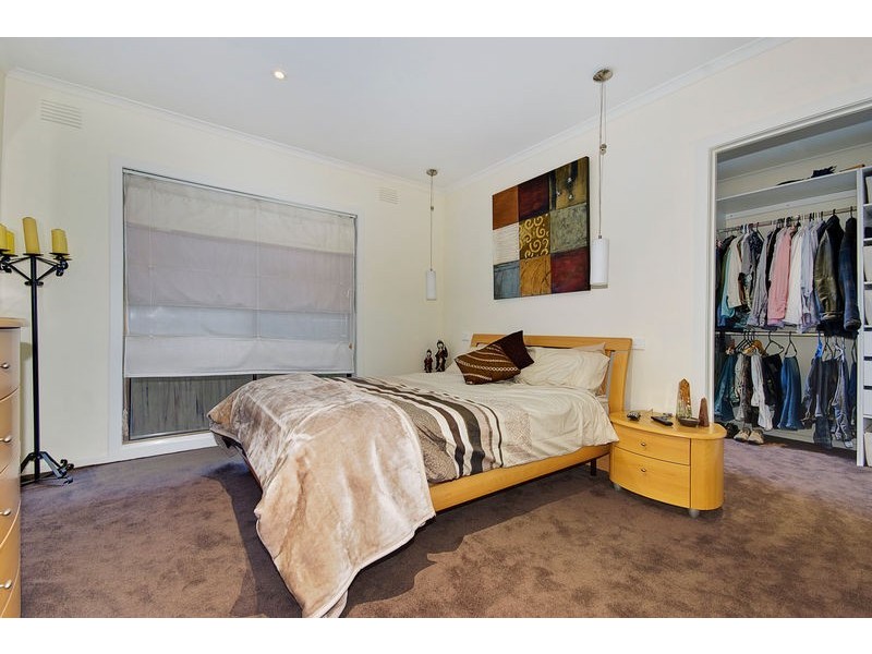 1/8 The Corso, Parkdale VIC 3195