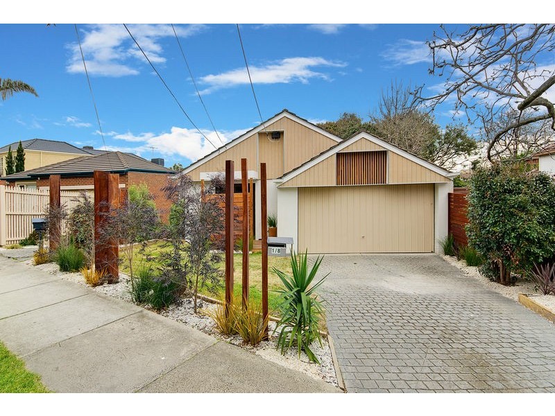 1/8 The Corso, Parkdale VIC 3195