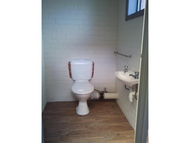 112 NEPEAN HIGHWAY, Mentone VIC 3194