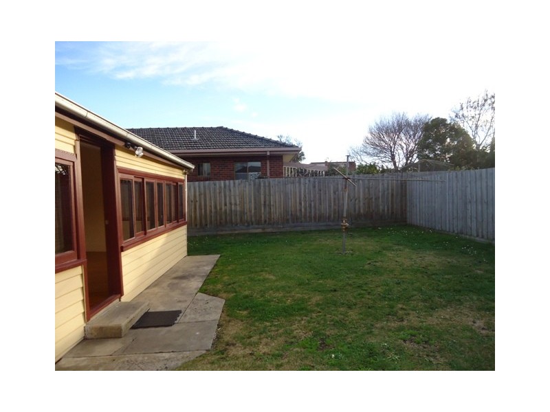 5 POWLETT STREET, Mordialloc VIC 3195