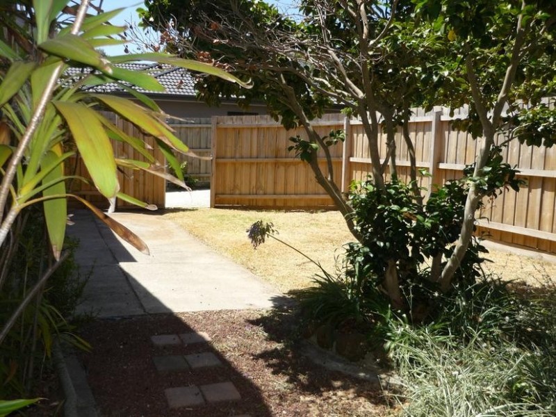 81 KANANOOK AVENUE, Seaford VIC 3198