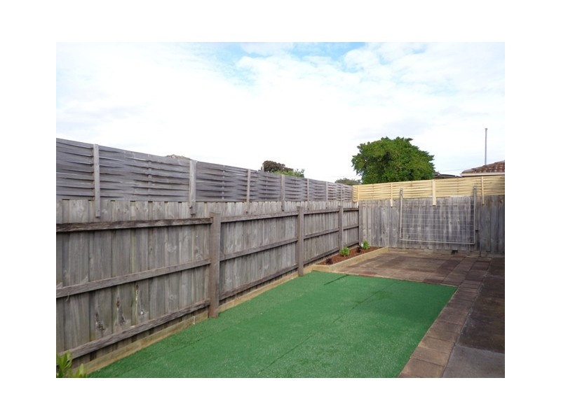 3/27 EMBANKMENT GROVE, Chelsea VIC 3196