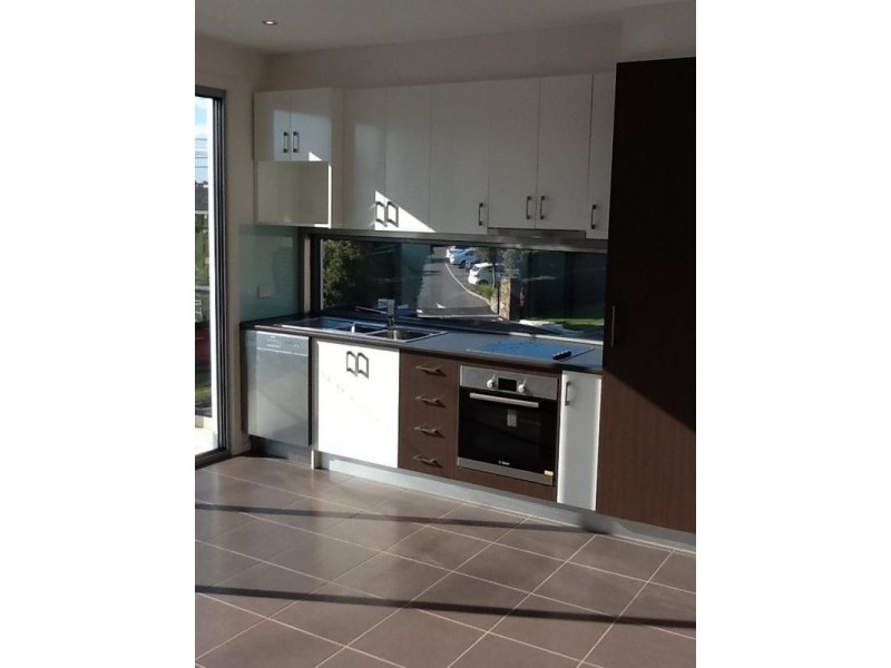 202/90 WHITE STREET, Mordialloc VIC 3195