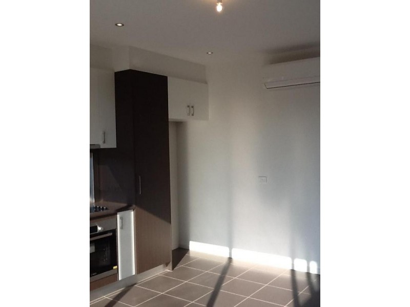 202/90 WHITE STREET, Mordialloc VIC 3195