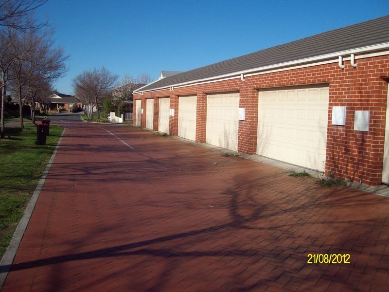 5 RECKLESS LANE, Mordialloc VIC 3195