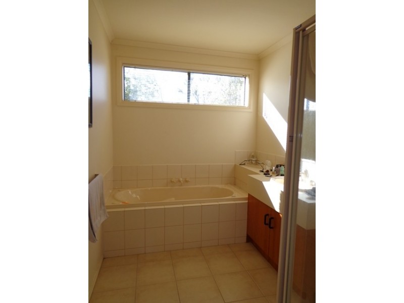 24 JACKIE COURT, Aspendale Gardens VIC 3195