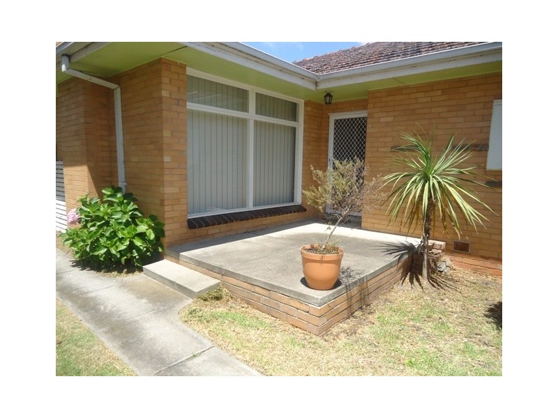 24 YACKATOON AVENUE, Aspendale VIC 3195