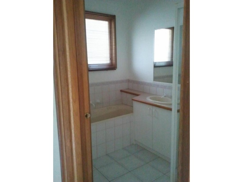 2/76 RAE AVENUE, Edithvale VIC 3196