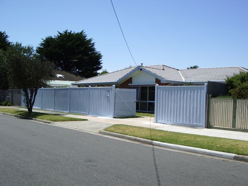 2/76 RAE AVENUE, Edithvale VIC 3196