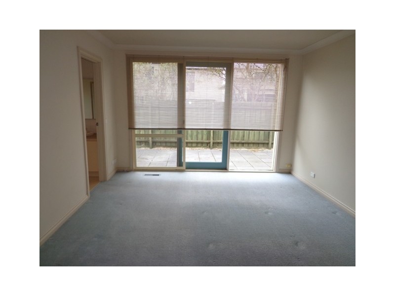 2/156 BEACH ROAD, Parkdale VIC 3195