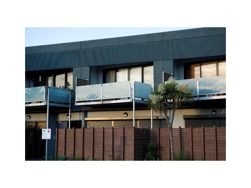 10/555 MAIN STREET, Mordialloc VIC 3195