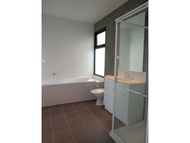 10/555 MAIN STREET, Mordialloc VIC 3195