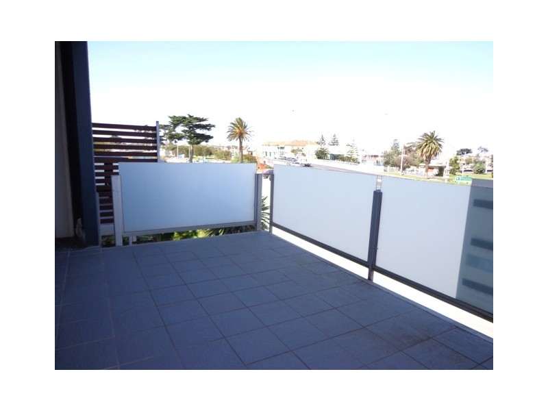 10/555 MAIN STREET, Mordialloc VIC 3195
