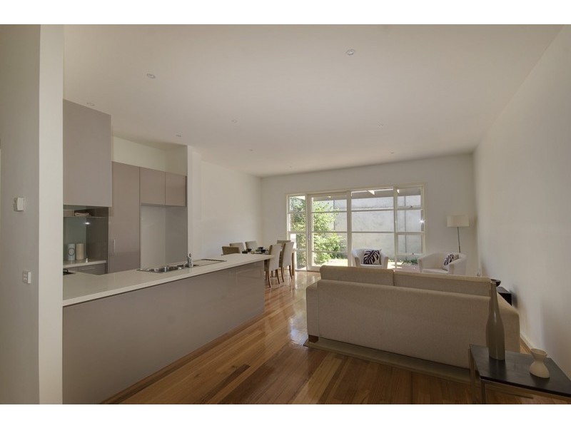 13/9-11 MANIKATO AVENUE, Mordialloc VIC 3195