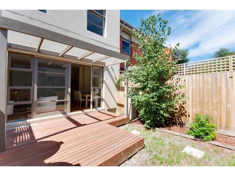 13/9-11 MANIKATO AVENUE, Mordialloc VIC 3195