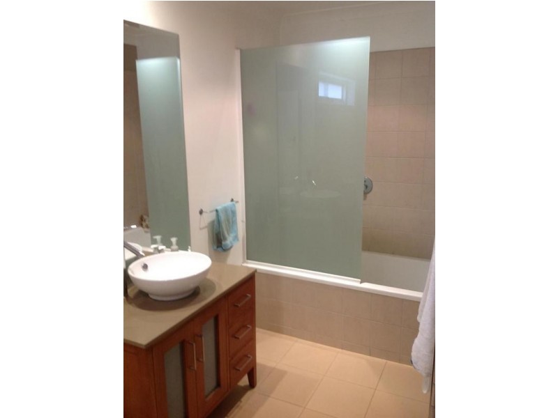 5/8 WOODS AVENUE, Mordialloc VIC 3195