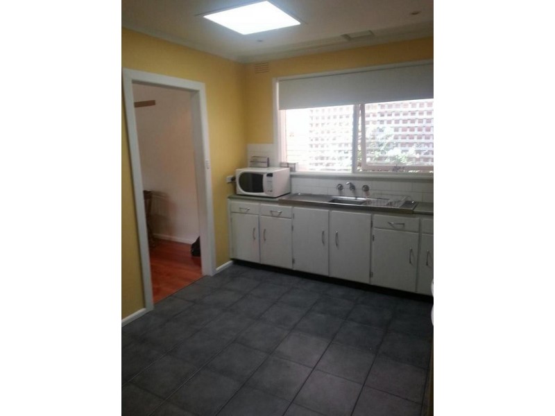 5/8 WOODS AVENUE, Mordialloc VIC 3195