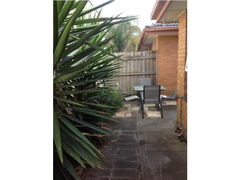 5/8 WOODS AVENUE, Mordialloc VIC 3195