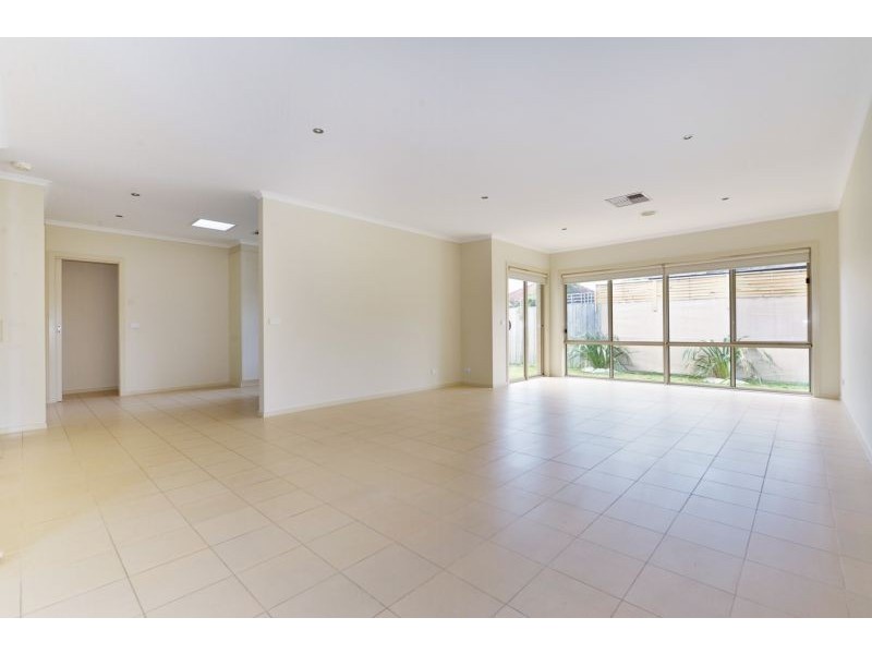 2/15 Joffre Avenue, Edithvale VIC 3196