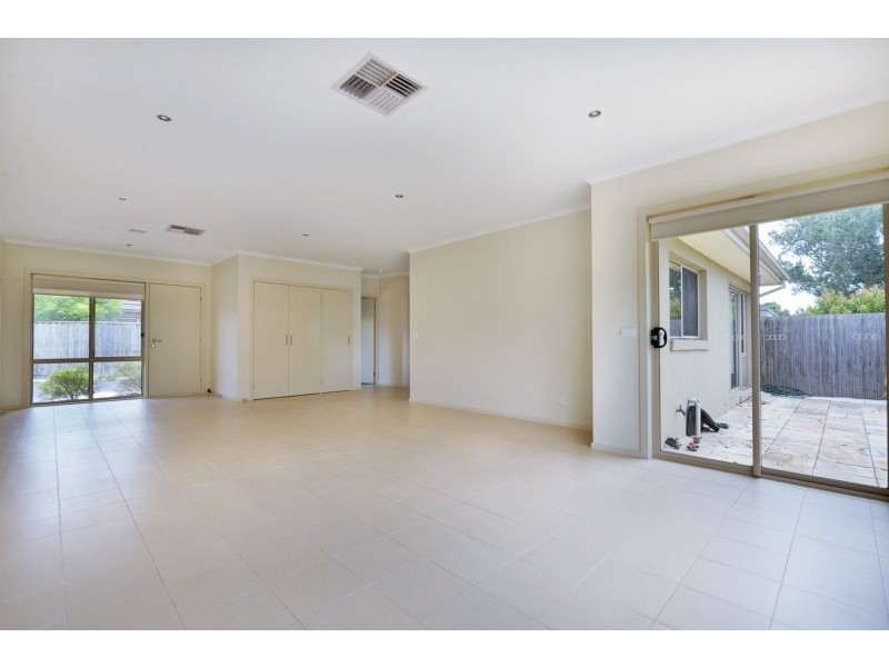 2/15 Joffre Avenue, Edithvale VIC 3196