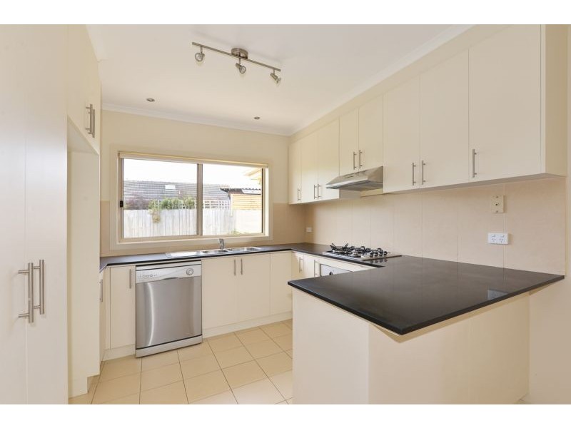 2/15 Joffre Avenue, Edithvale VIC 3196
