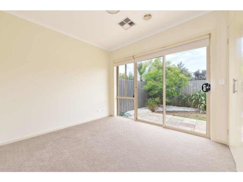 2/15 Joffre Avenue, Edithvale VIC 3196
