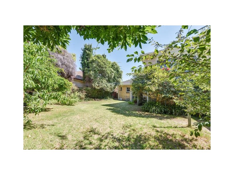 8 GLADWYN AVENUE, Bentleigh East VIC 3165