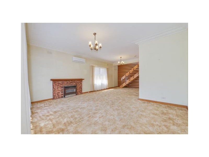 8 GLADWYN AVENUE, Bentleigh East VIC 3165