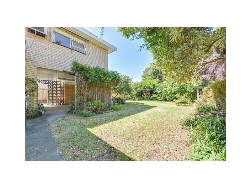 8 GLADWYN AVENUE, Bentleigh East VIC 3165