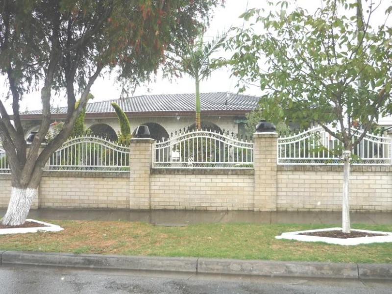 7 CHAPROWE COURT, Cheltenham VIC 3192