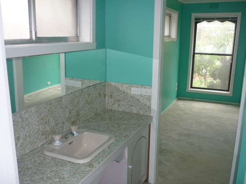 7 CHAPROWE COURT, Cheltenham VIC 3192