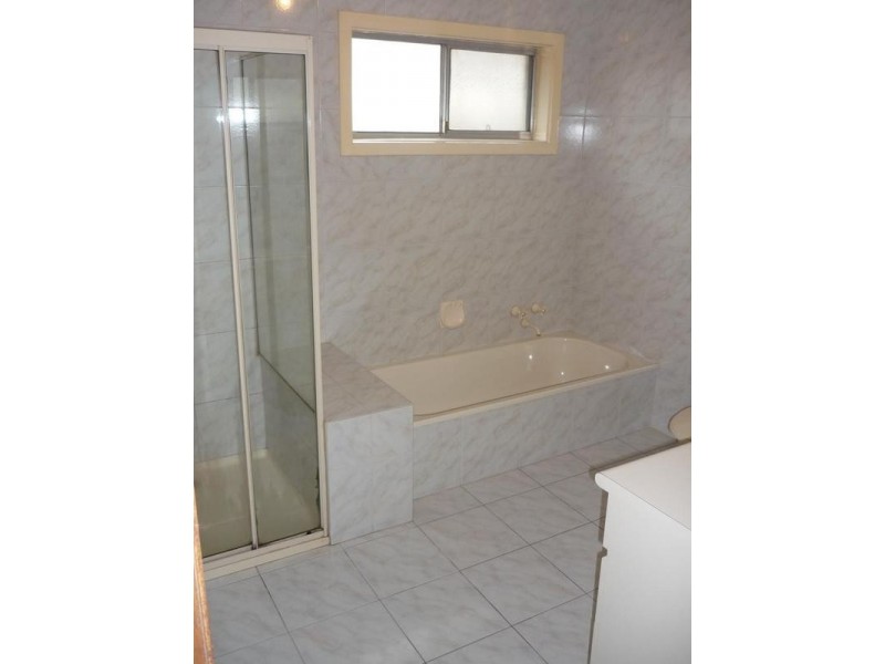 7 CHAPROWE COURT, Cheltenham VIC 3192