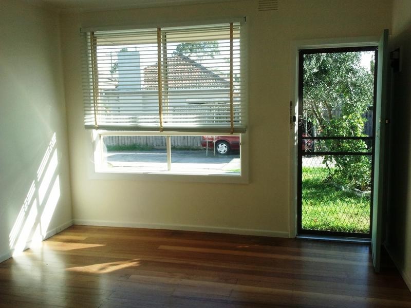 2/18 ALBENCA STREET, Mentone VIC 3194