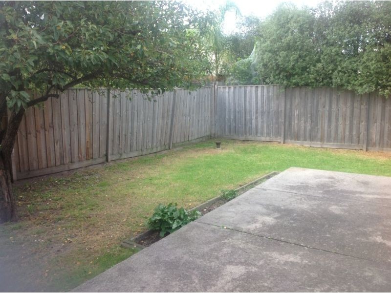 2/30 MELROSE STREET, Mordialloc VIC 3195