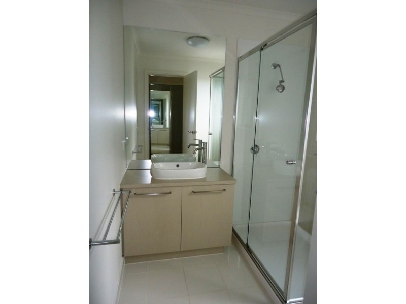 13 JUBILEE BOULEVARD, Waterways VIC 3195