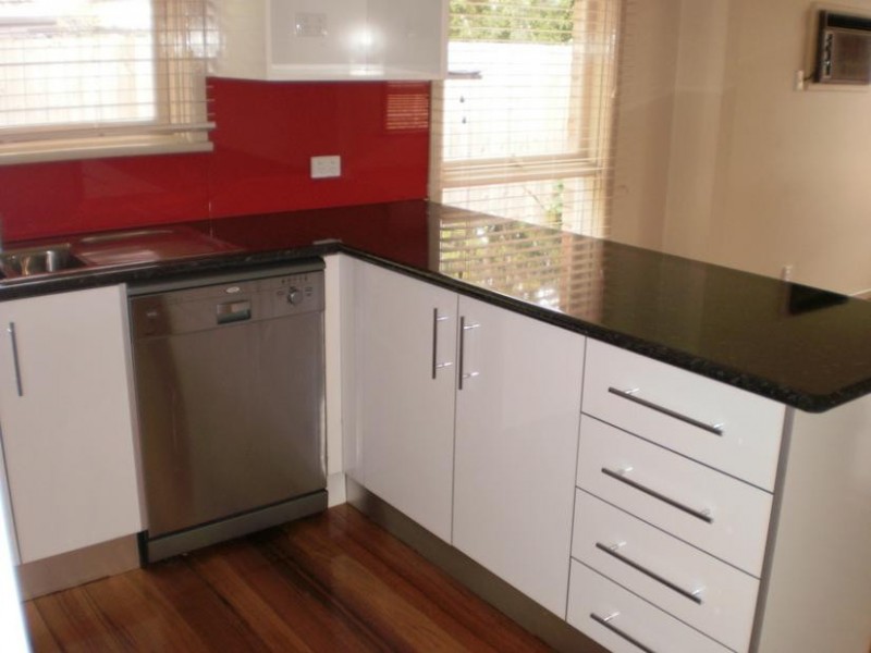 4 QUENGO COURT, Seaford VIC 3198