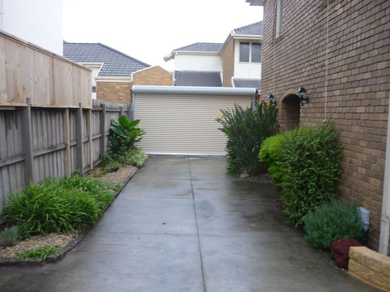 2/193 BEACH ROAD, Mordialloc VIC 3195