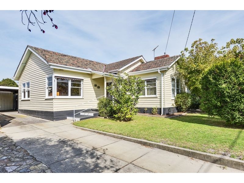 16 VICTORIA STREET, Parkdale VIC 3195