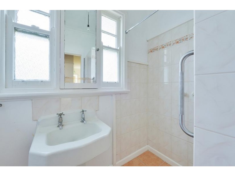 16 VICTORIA STREET, Parkdale VIC 3195