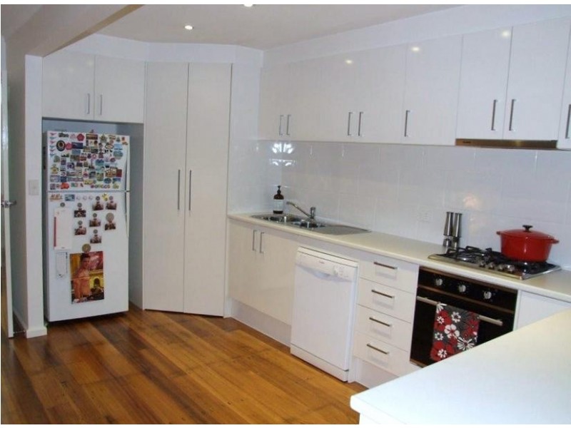 2/10 BARINGHUP STREET, Cheltenham VIC 3192