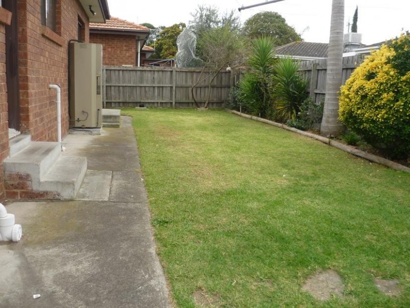 2/12 CROWN AVENUE, Mordialloc VIC 3195