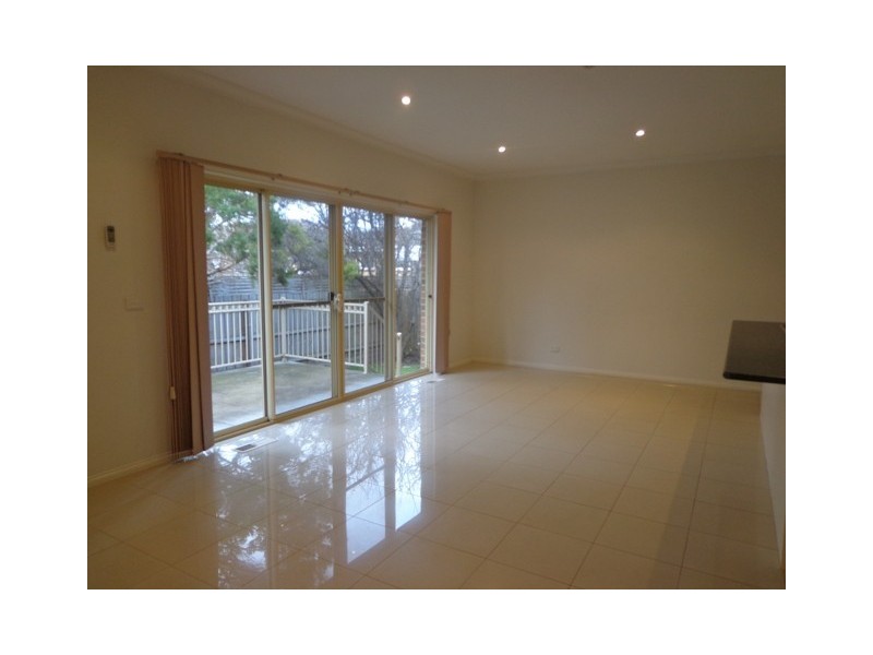 6A CHUTE STREET, Mordialloc VIC 3195