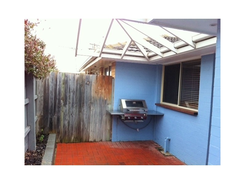 2/174 Beach Road, Mordialloc VIC 3195