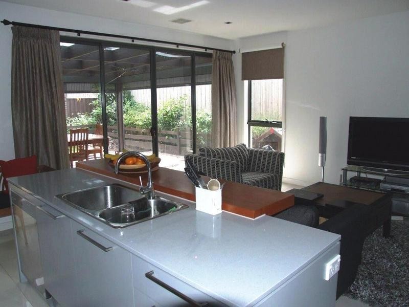 21 ASHBERG DRIVE, Waterways VIC 3195