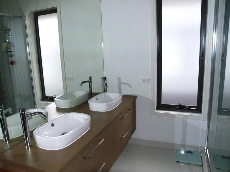 21 ASHBERG DRIVE, Waterways VIC 3195