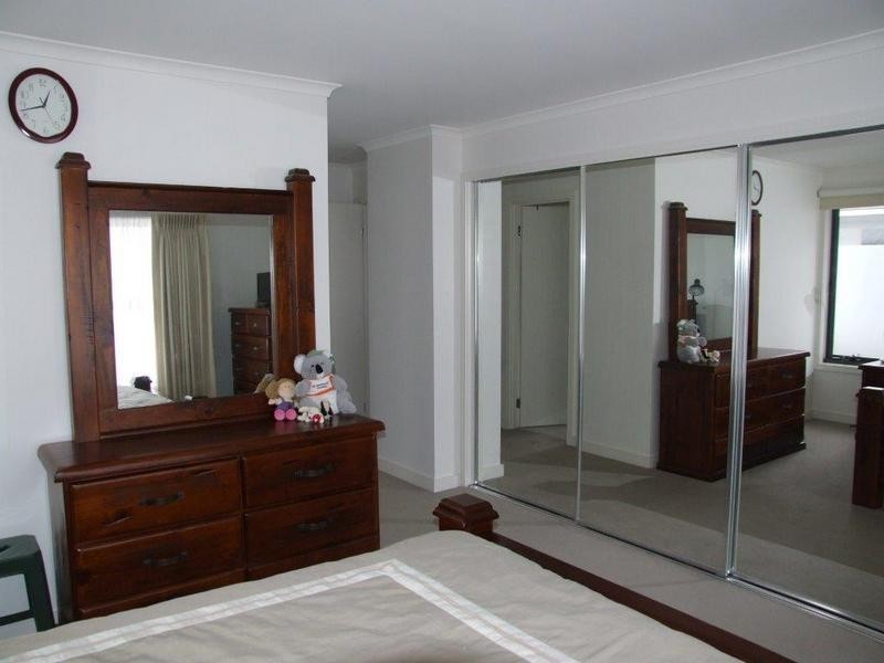 21 ASHBERG DRIVE, Waterways VIC 3195