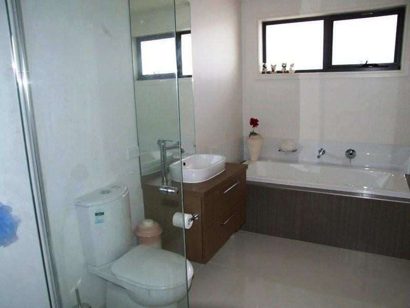 21 ASHBERG DRIVE, Waterways VIC 3195