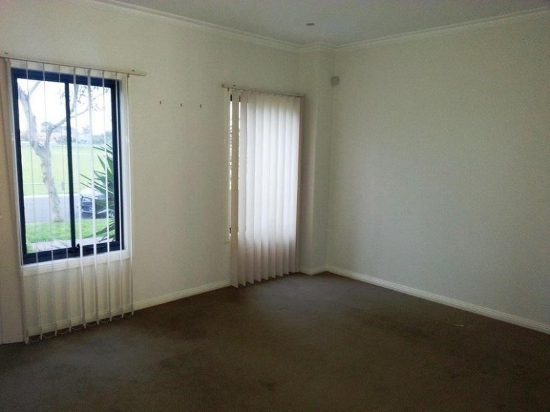 2 GALA SUPREME, Mordialloc VIC 3195